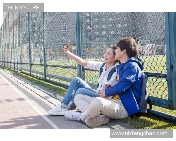 足球小情侣的甜蜜时光与梦想追逐的青春故事